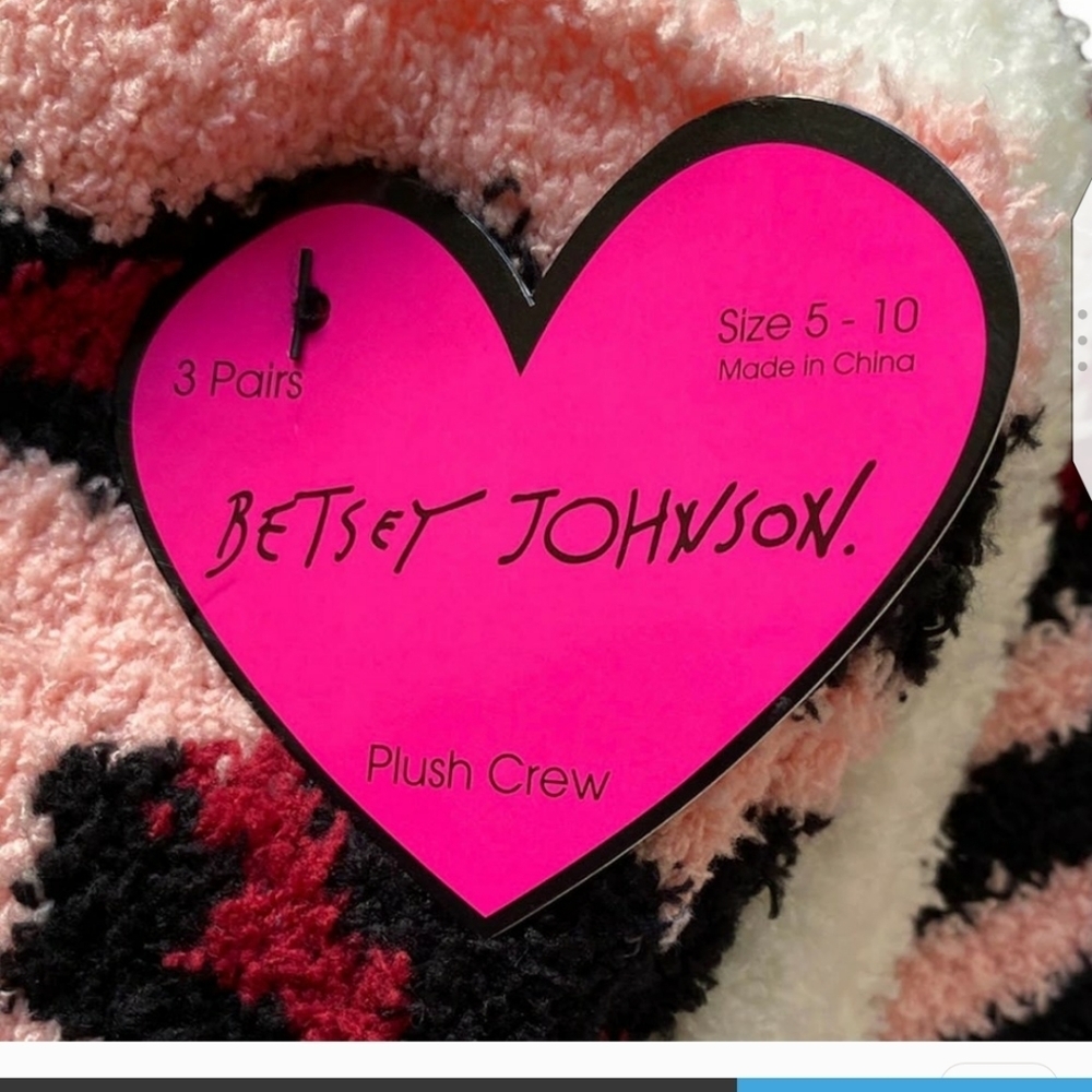 🆕Betsey Johnson Cozy Plush Crew Socks - 3 PACK - Picture 7 of 7